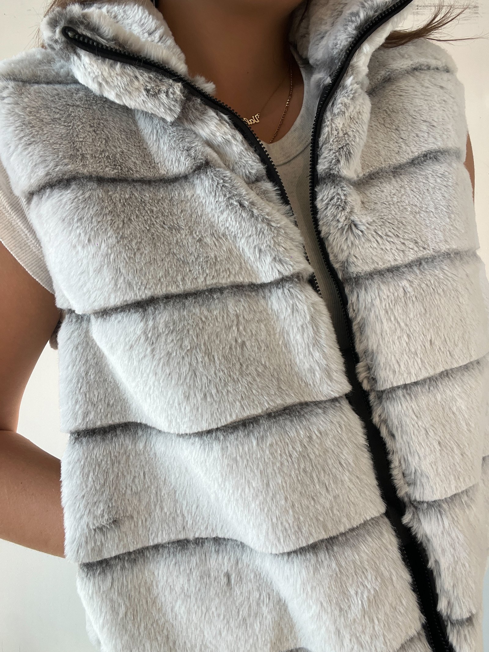 Romina Reversible Fur Vest - Image 2